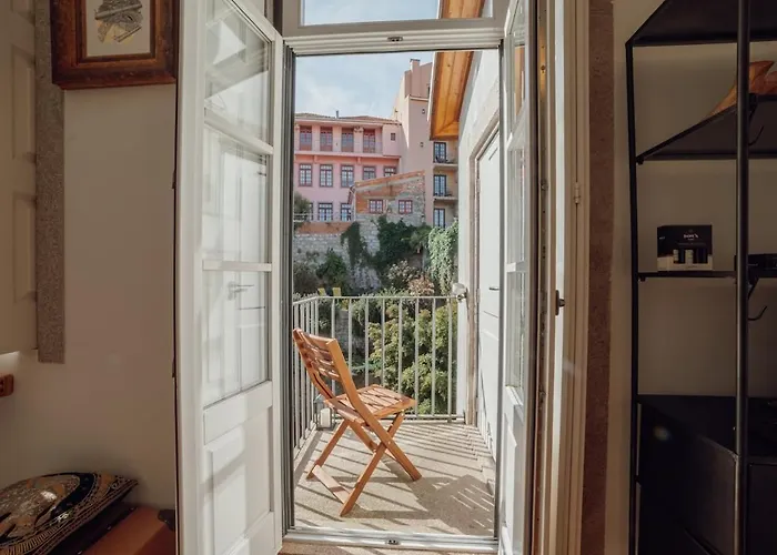 Διαμέρισμα Flores Premium By Hosty *